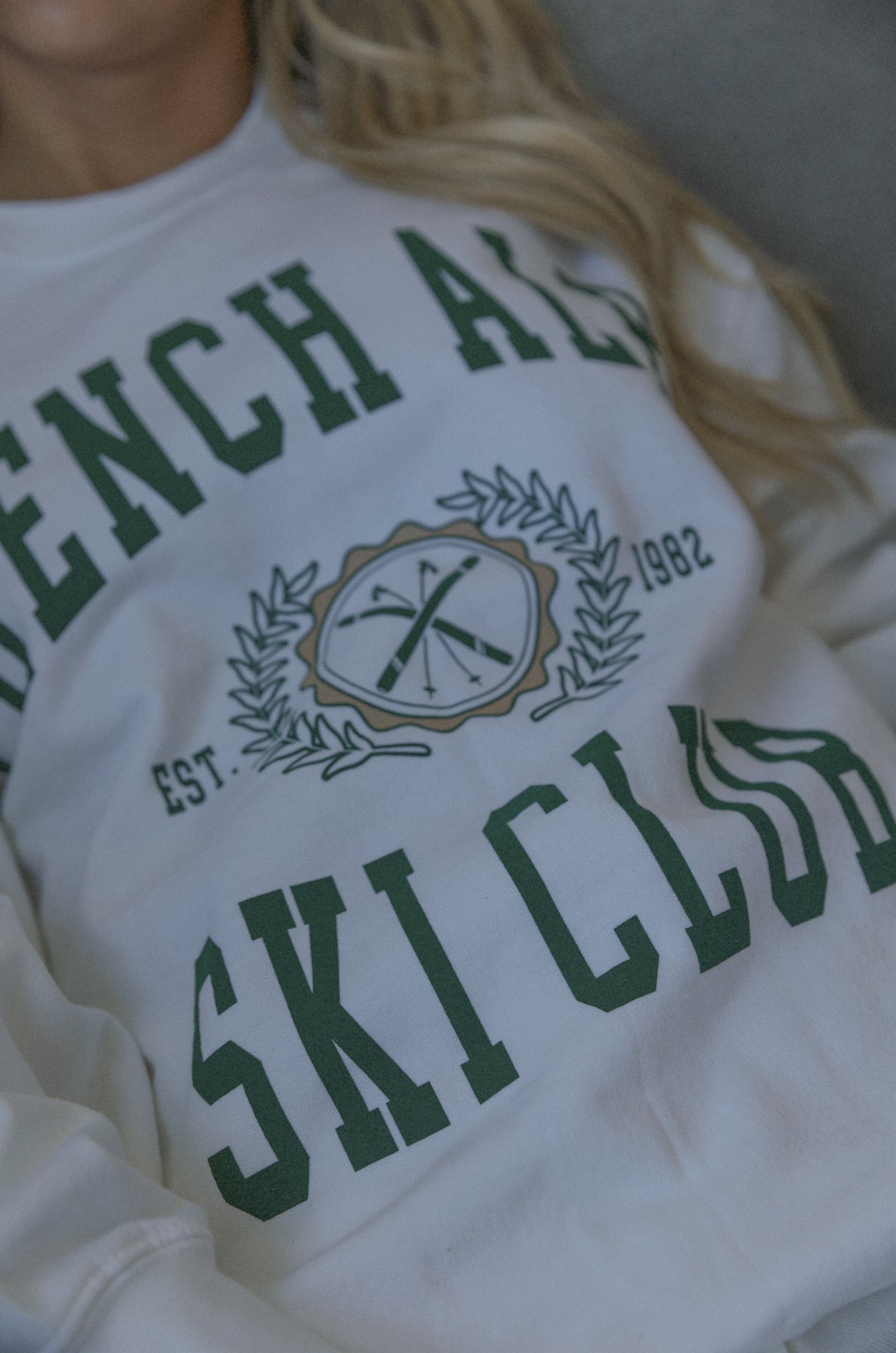 fresh alps ski club white sweatshirt