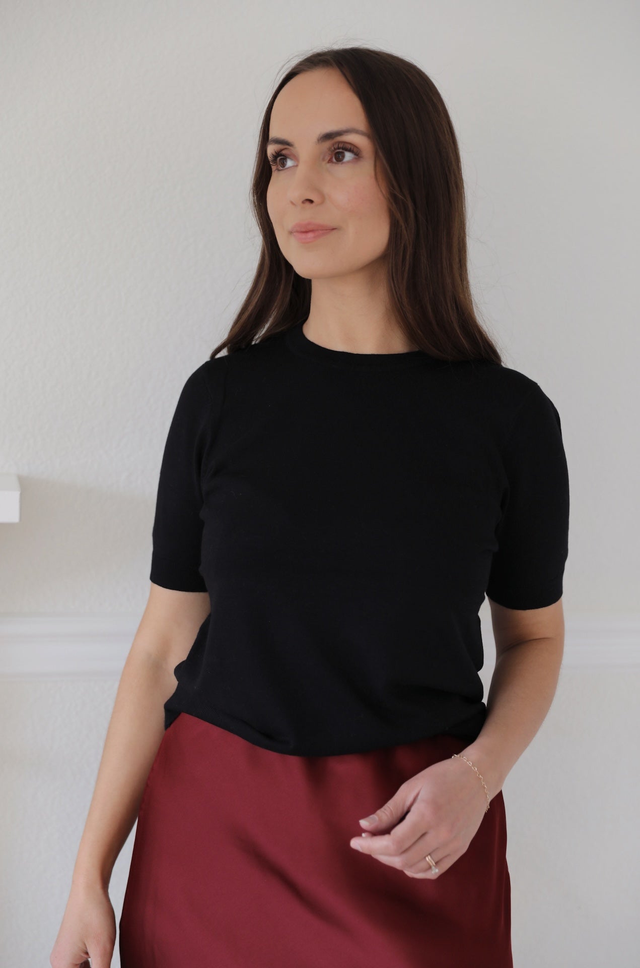 black short sleeve knit sweater top