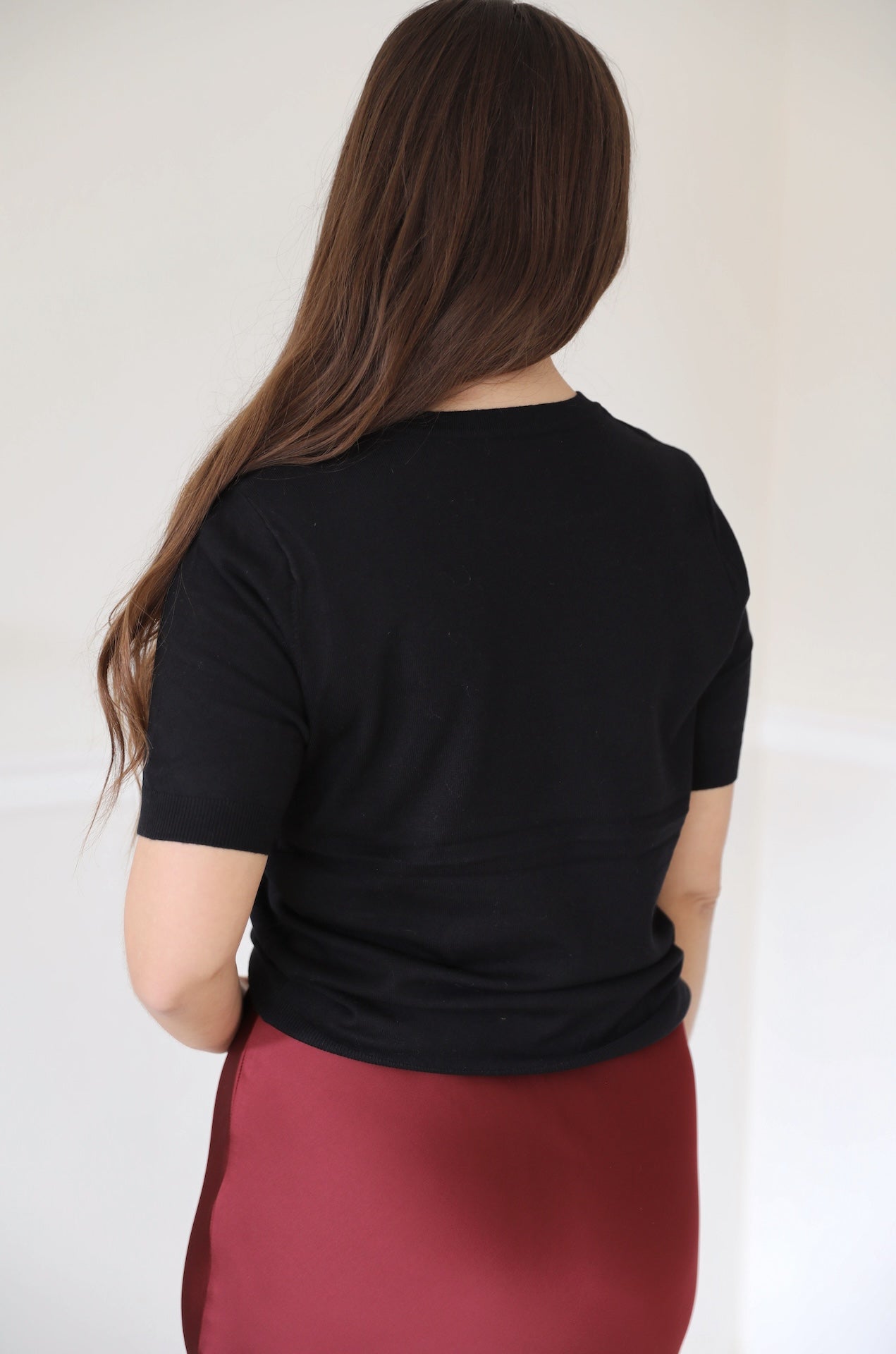 black short sleeve knit sweater top