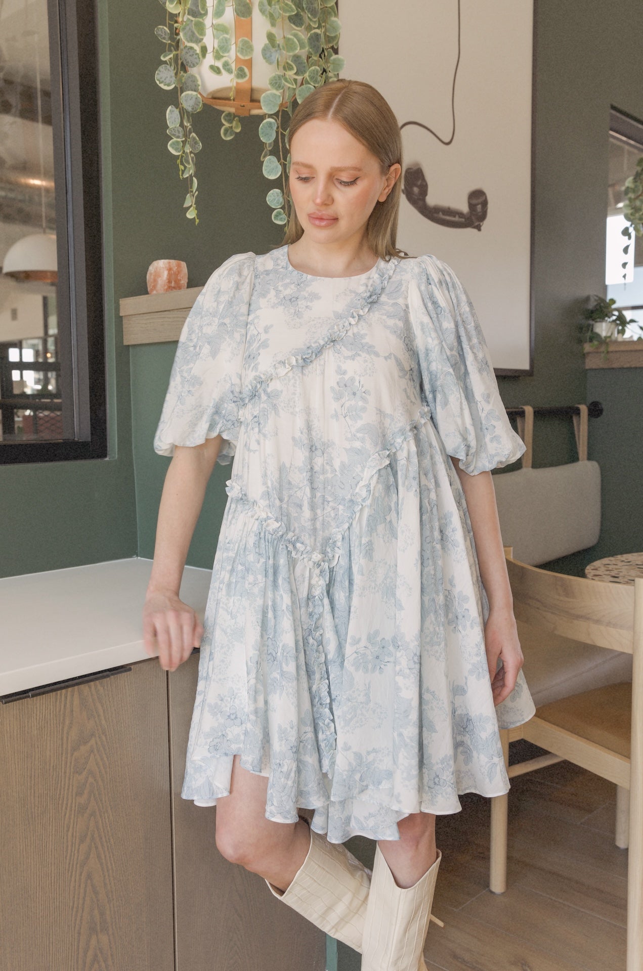 blue and white toile floral print puff sleeve mini dress with ruffles