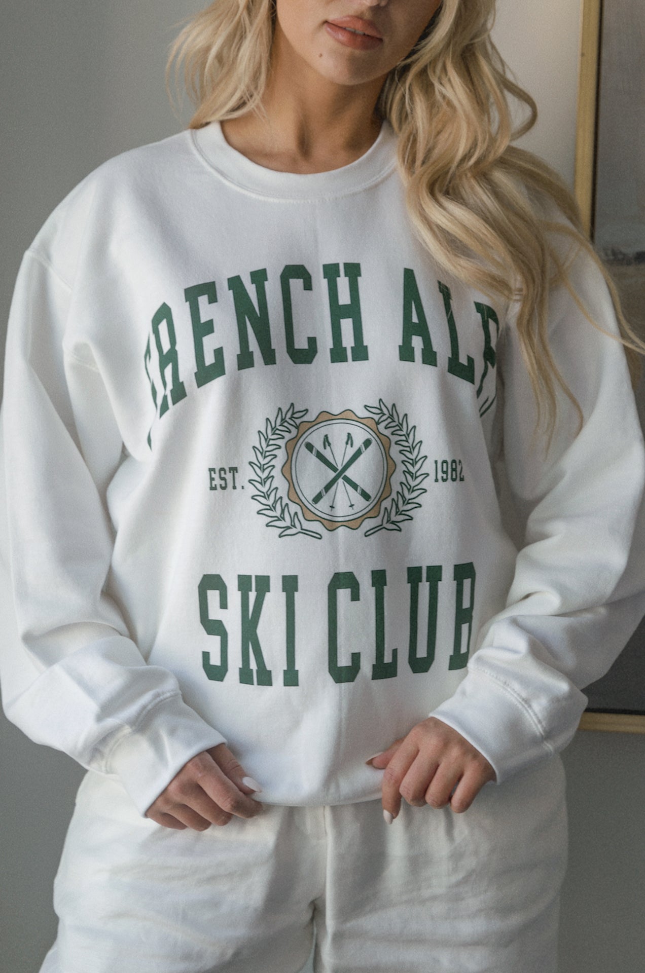 fresh alps ski club white sweatshirt