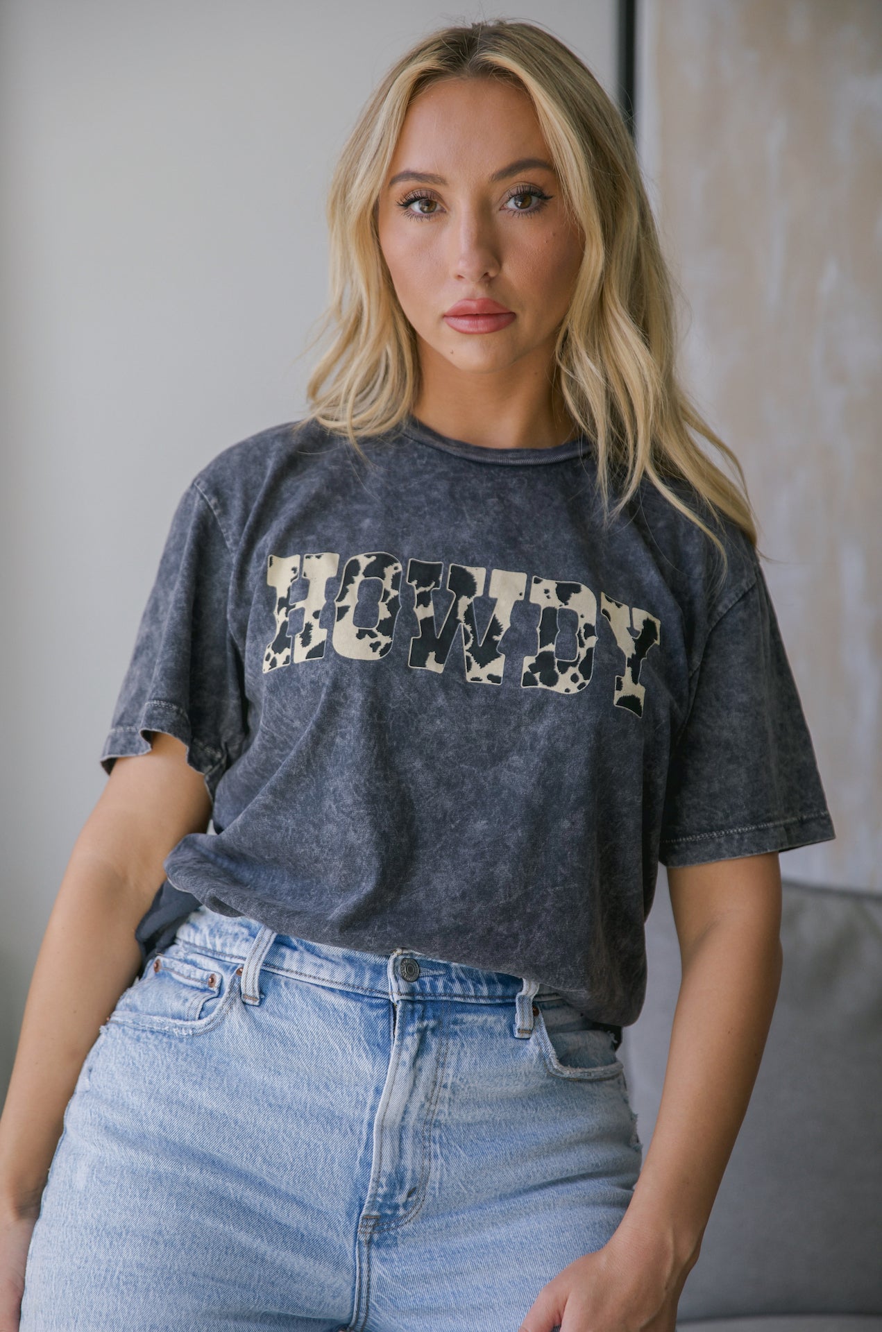 howdy cow print graphic tee on grey mineral wash tee