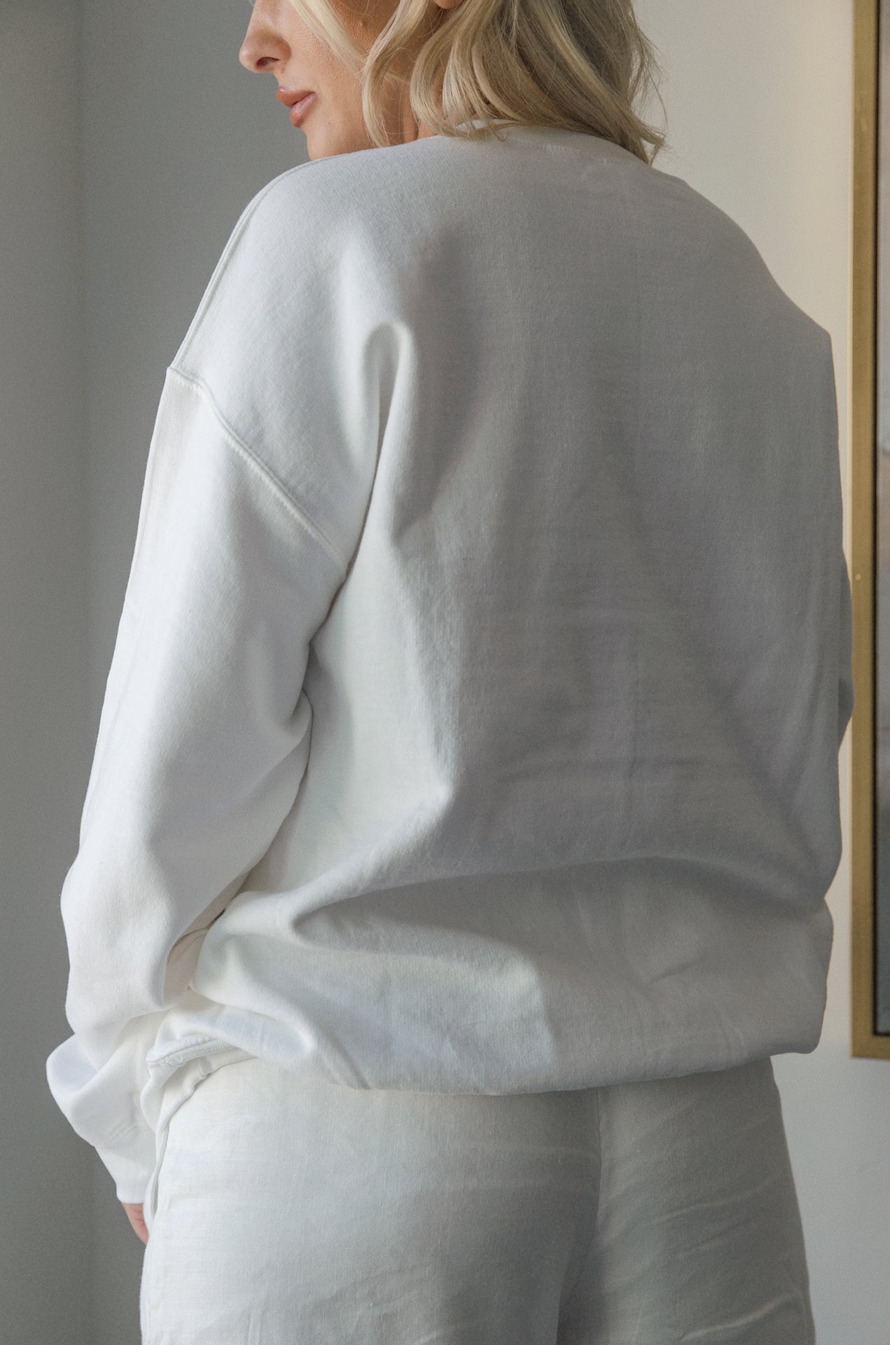 fresh alps ski club white sweatshirt