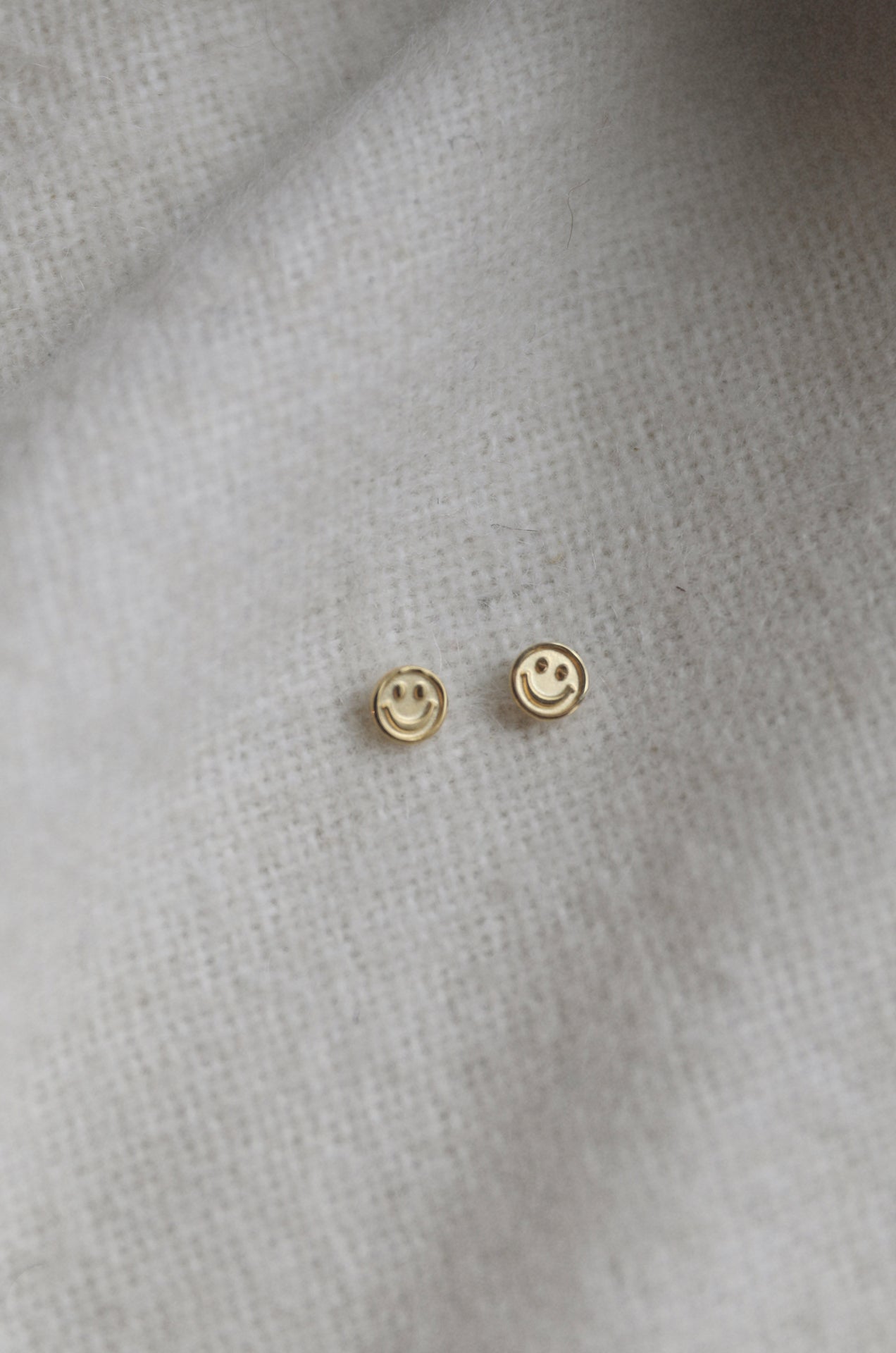 18k Gold Smiley Face Earrings