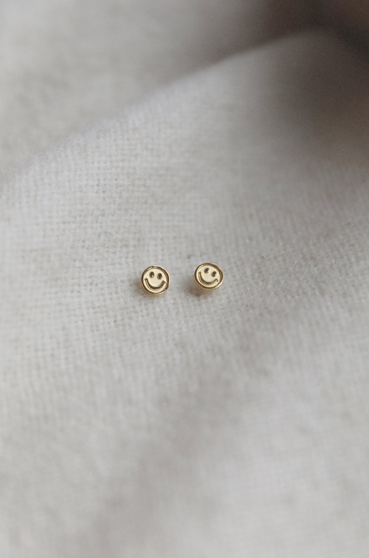 18k Gold Smiley Face Earrings