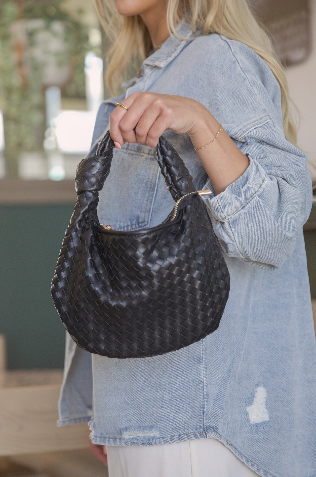 Woven bag online black