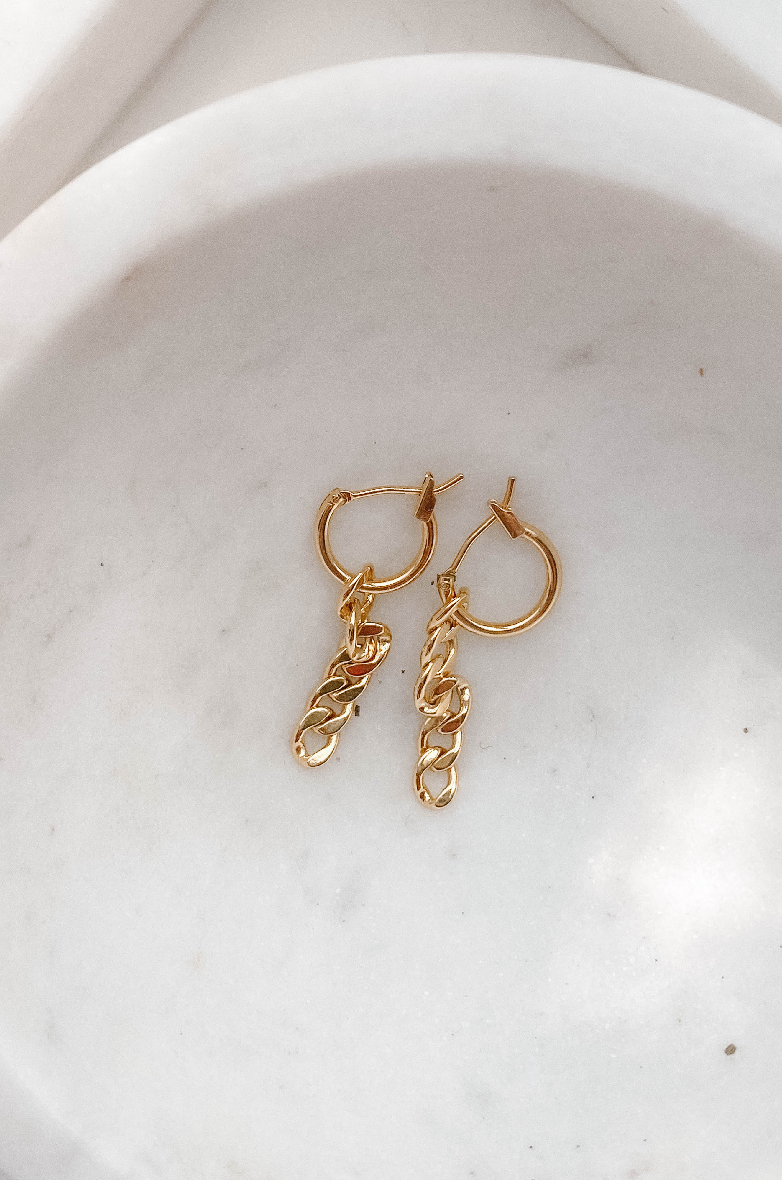 Cool Girl Mini Huggie Chain Earrings - 14K Gold