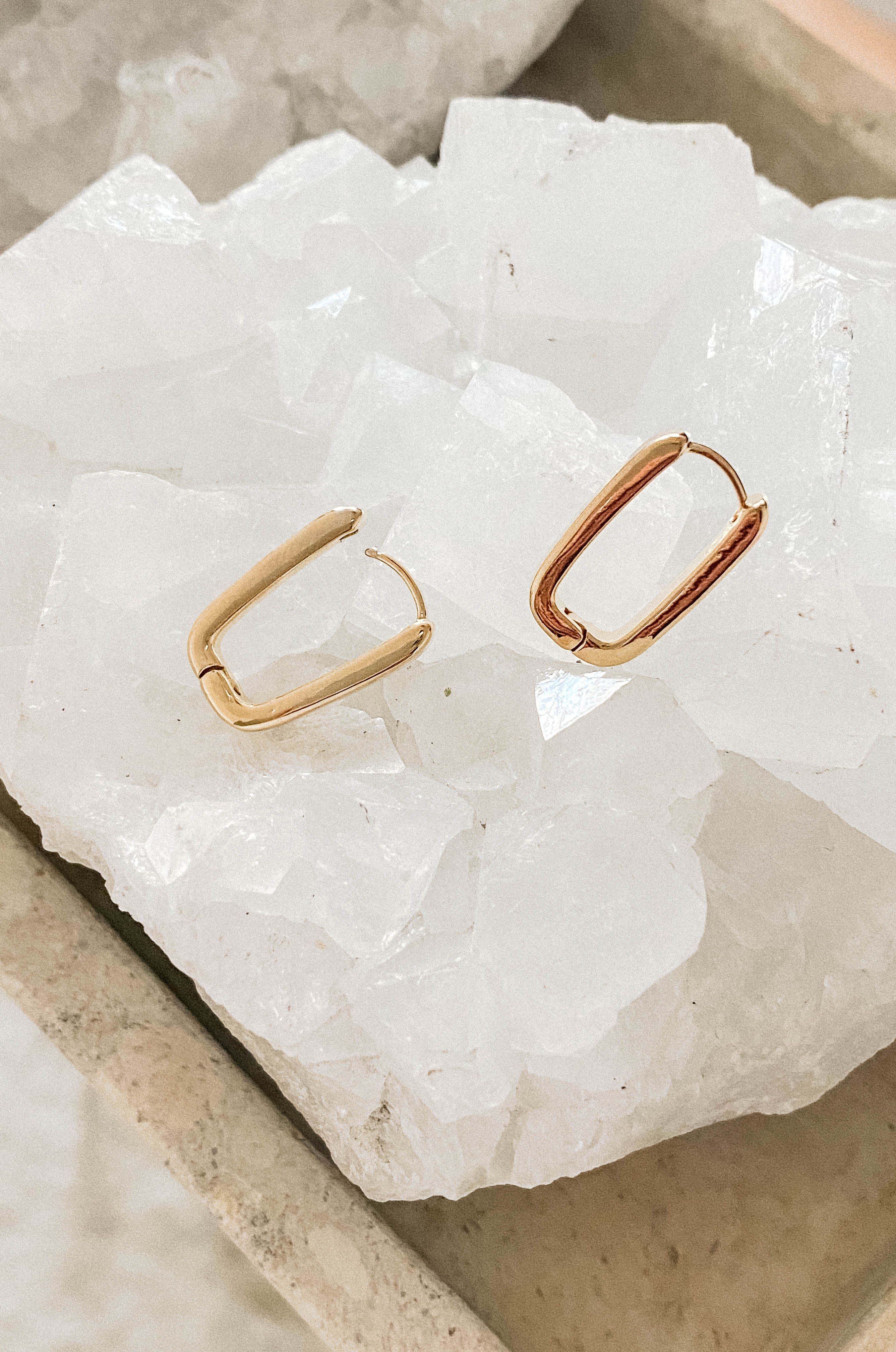 Beverly Hills 14k Gold Rectangle Huggies