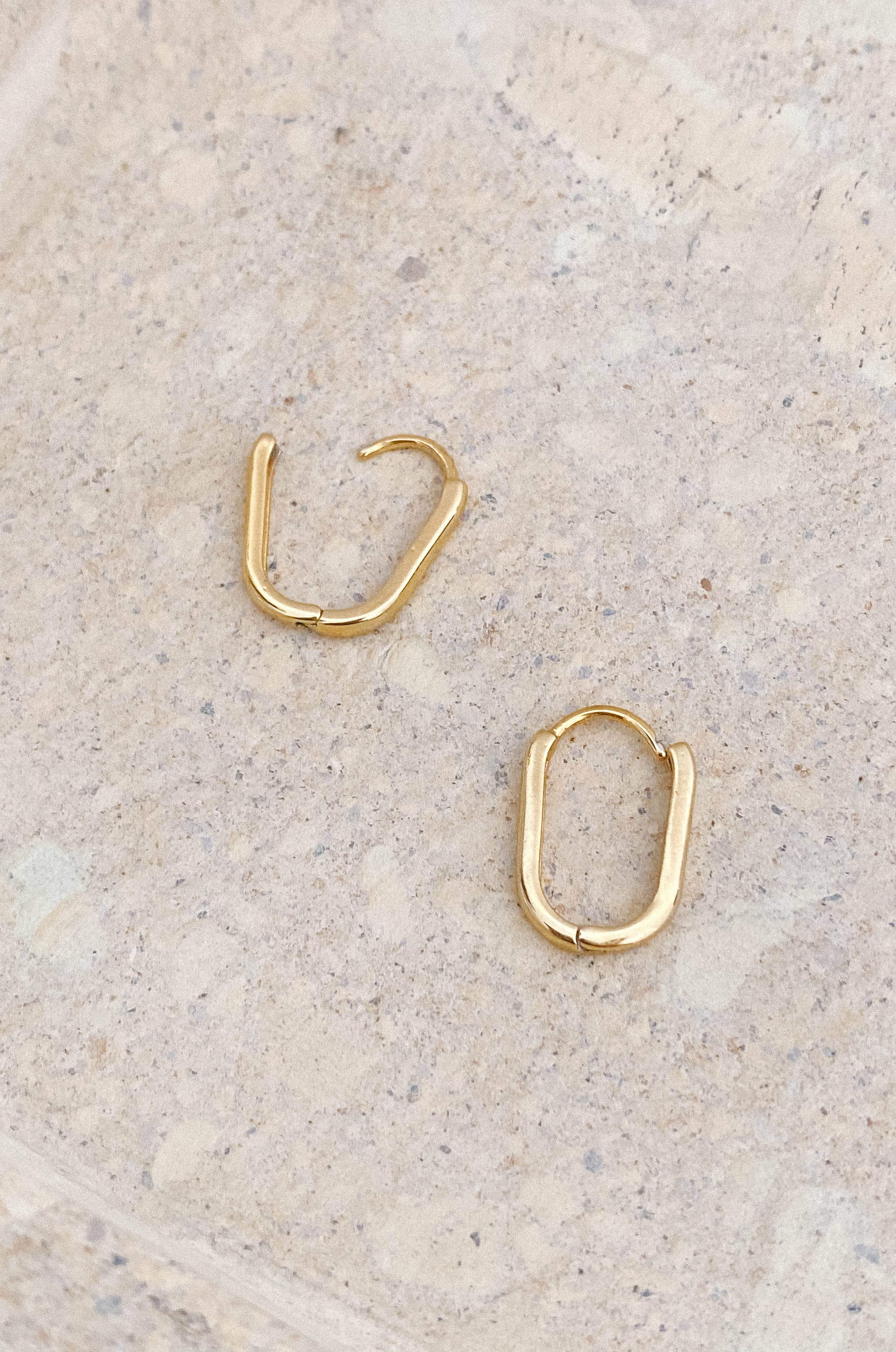 New York Huggie Hoop - 14k Gold