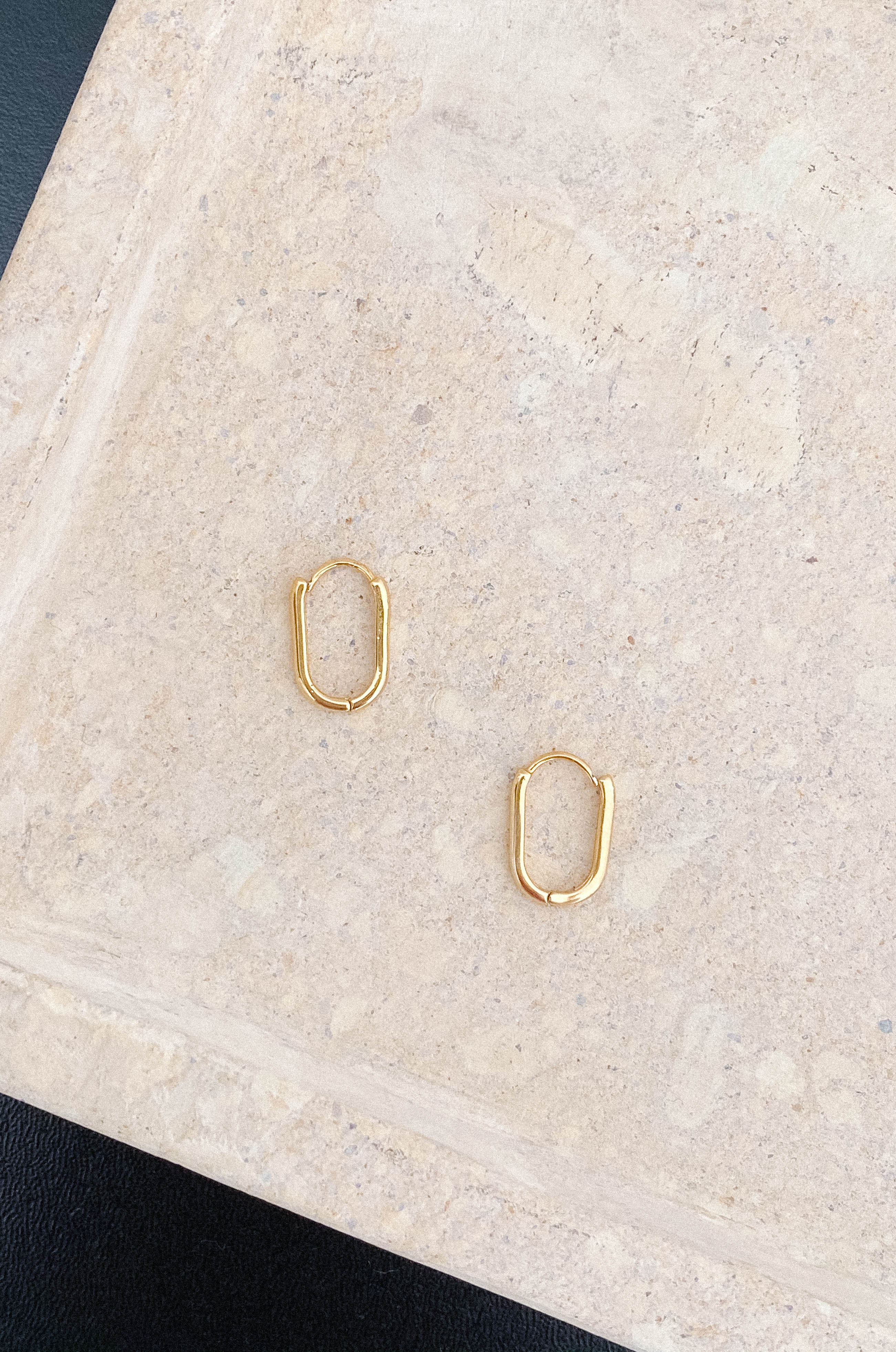 New York Huggie Hoop - 14k Gold