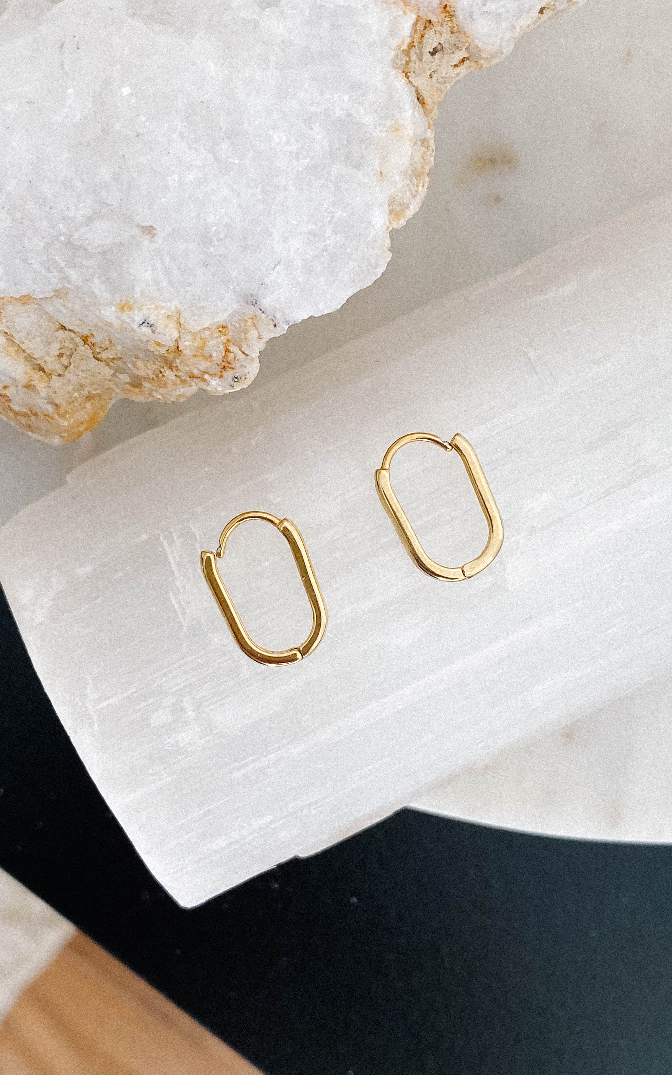 New York Huggie Hoop - 14k Gold