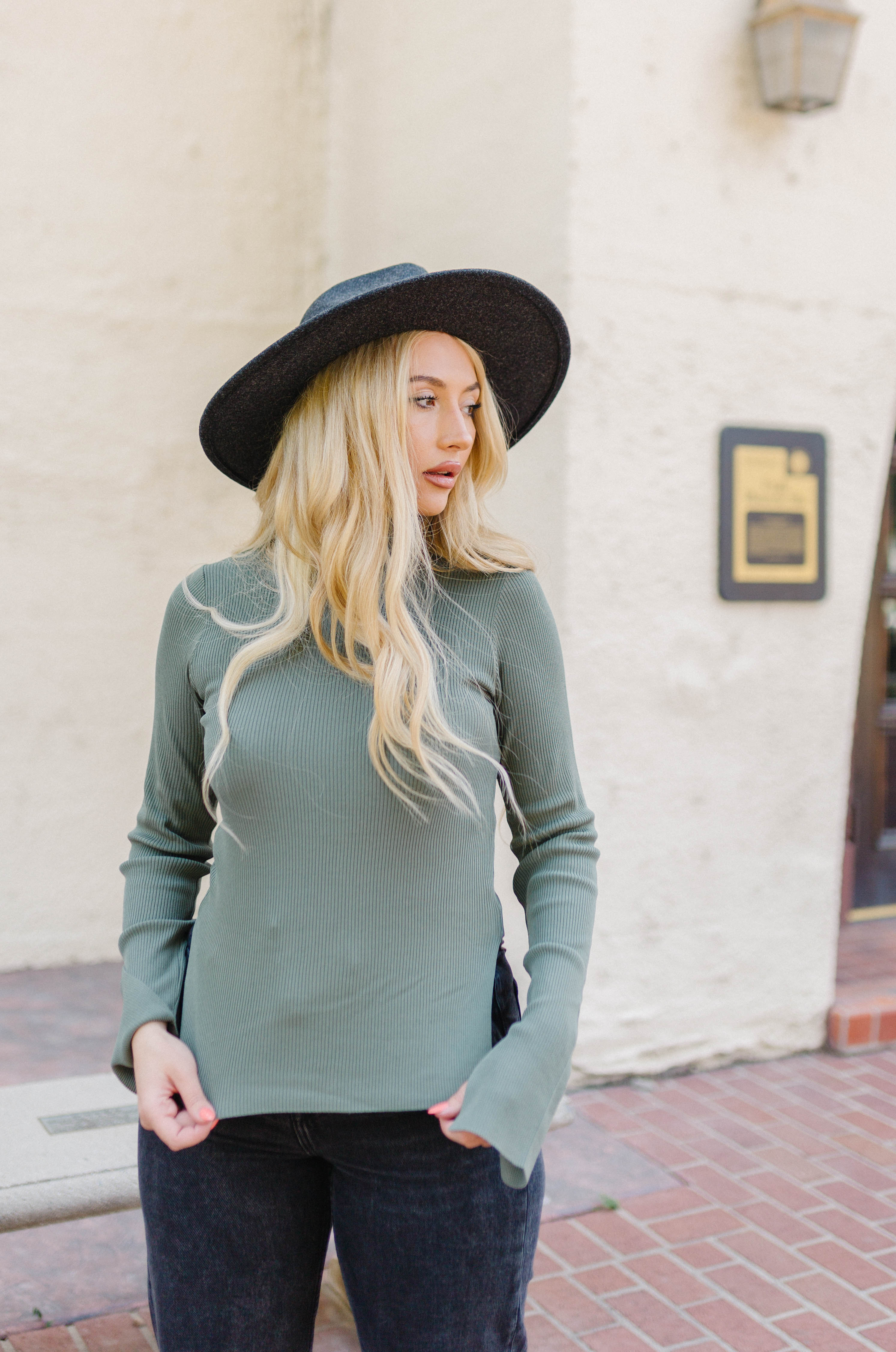 Essential Knit Turtleneck Top - Olive