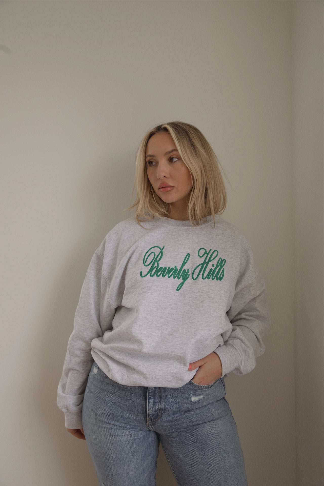 embroidered beverly hills graphic sweatshirt