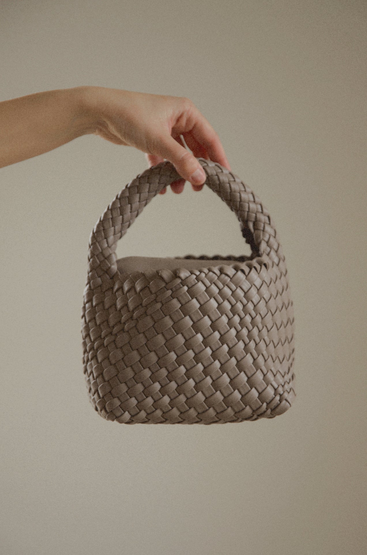 melie bianco woven taupe handbag