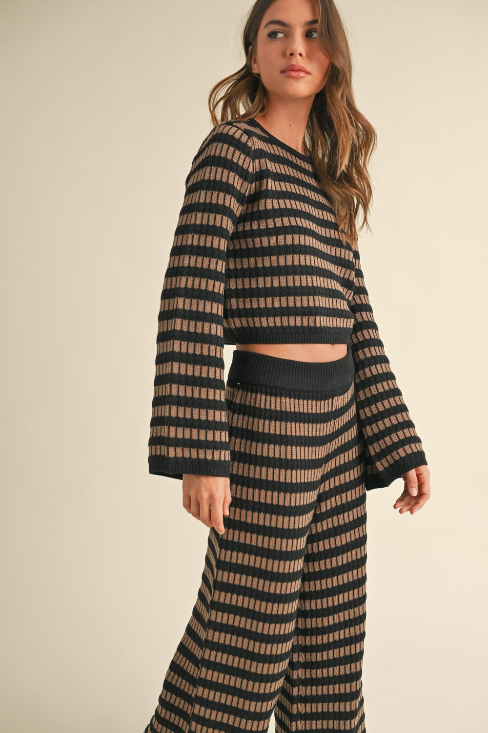 Stripe Stylish Pattern Knitted Ribbed Trim Slim Sweater