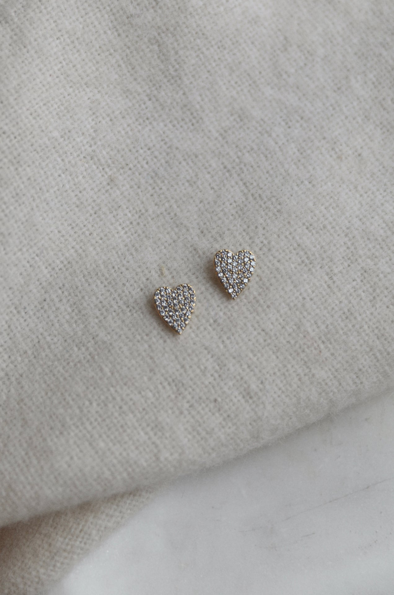14k Gold Diamond Heart Earrings