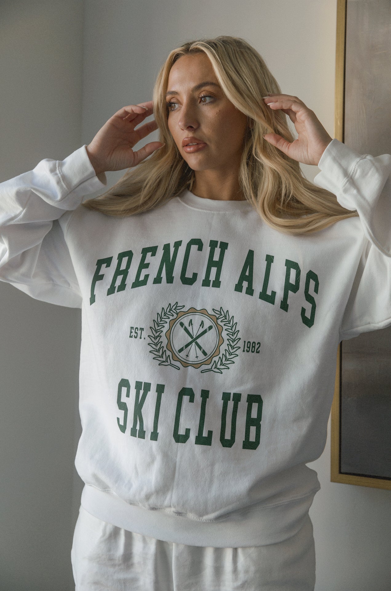 fresh alps ski club white sweatshirt