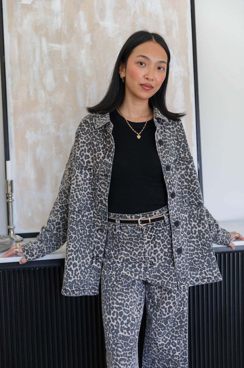 ジャケット・アウター leopard denim fooded JK chich&sally Leopard Denim Jacket