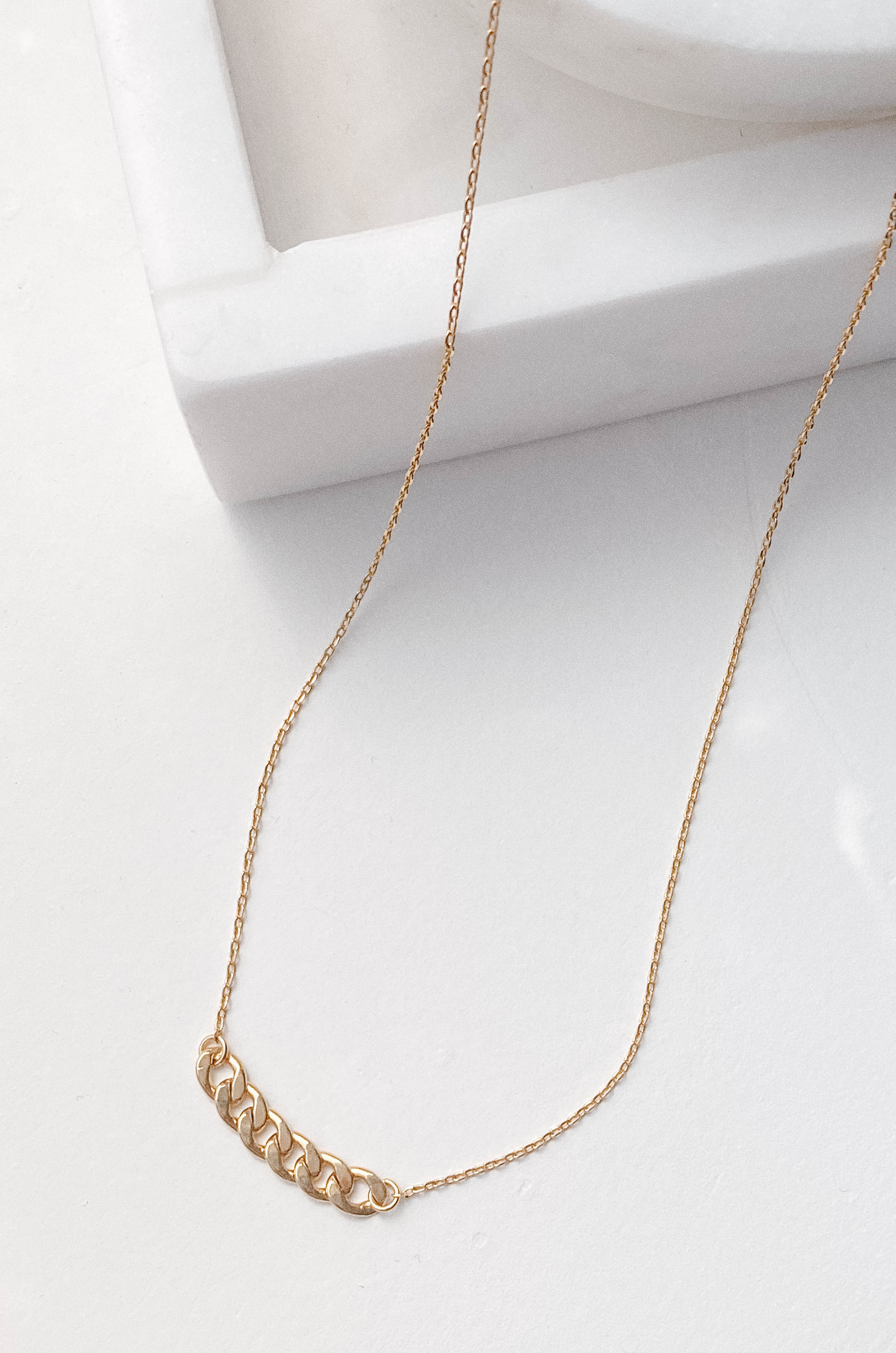 minimalistic curb chain dainty gold dipped necklace