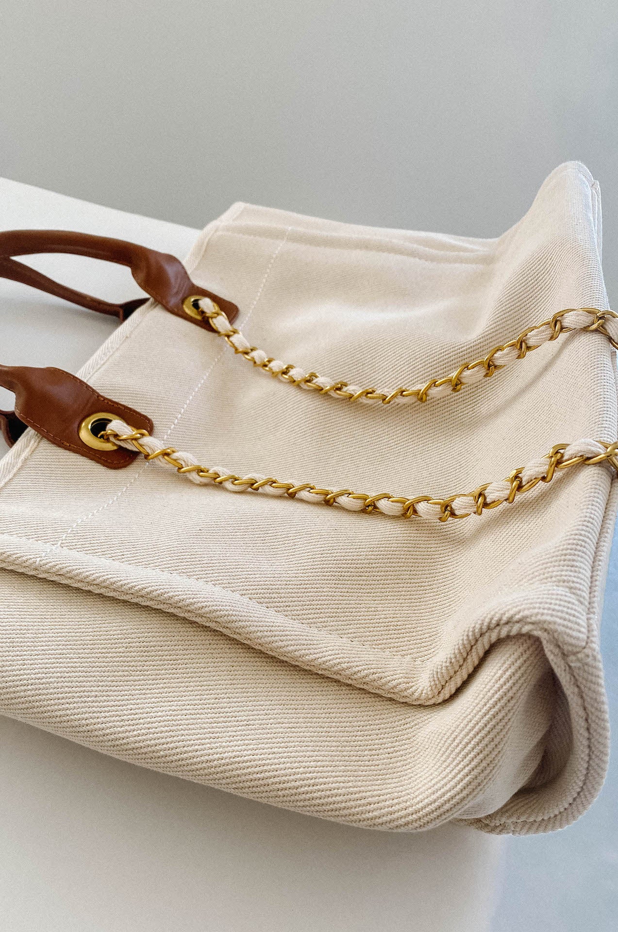 Chanel Brown Deauville Tote Bag Beige Cloth Cloth ref.875009 - Joli Closet
