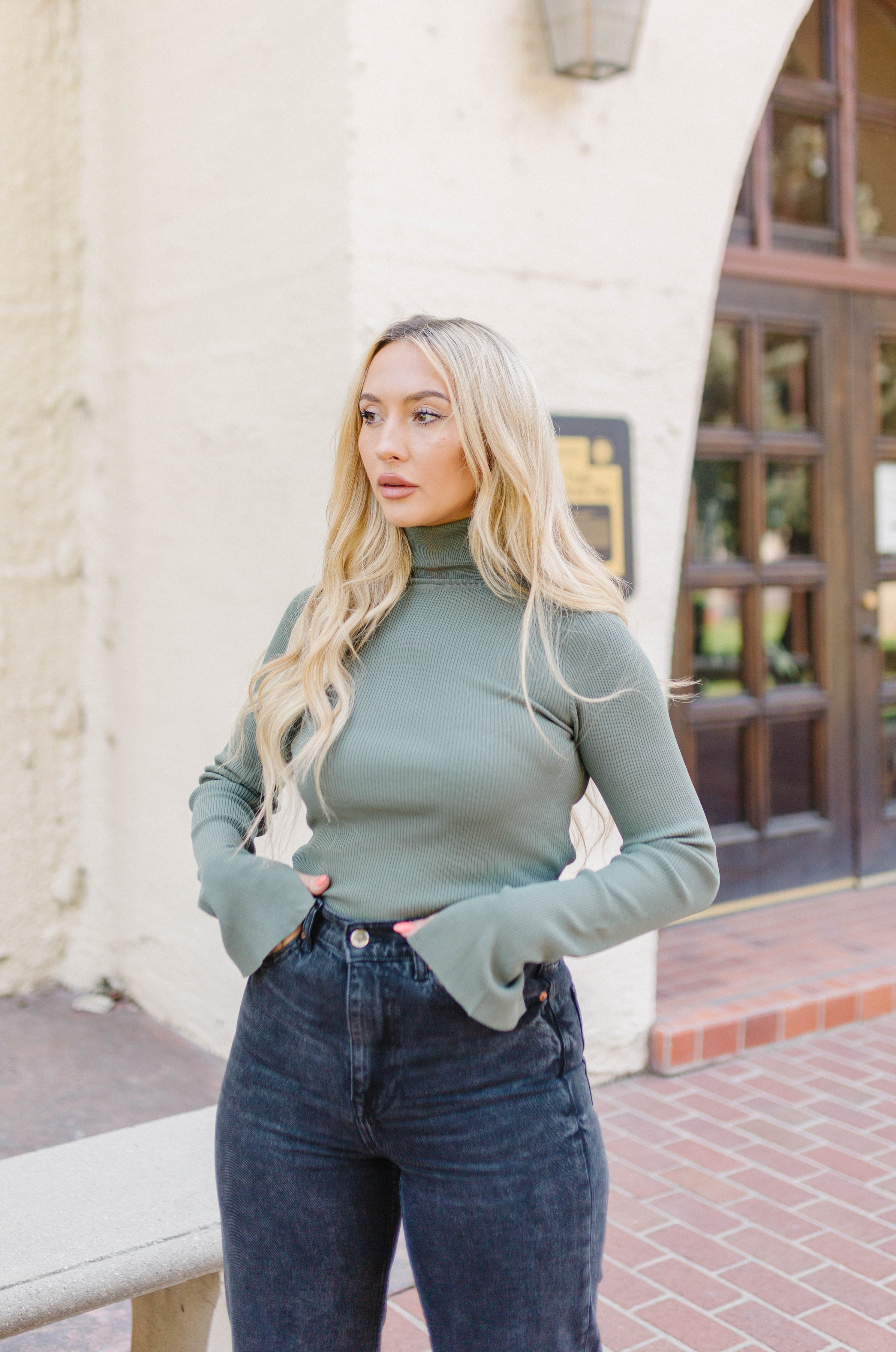 Essential Knit Turtleneck Top - Olive