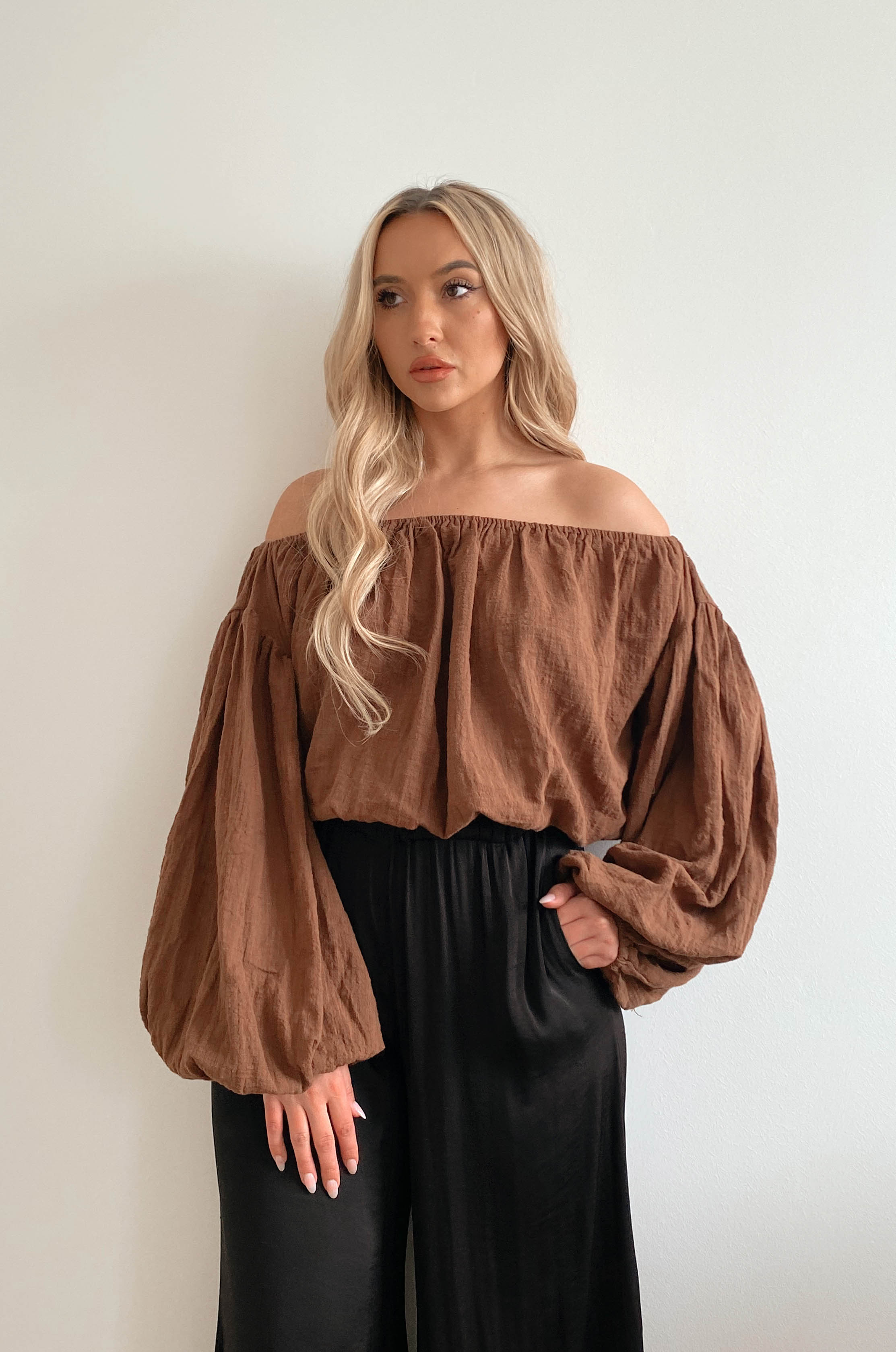 chic brown balloon sleeves top