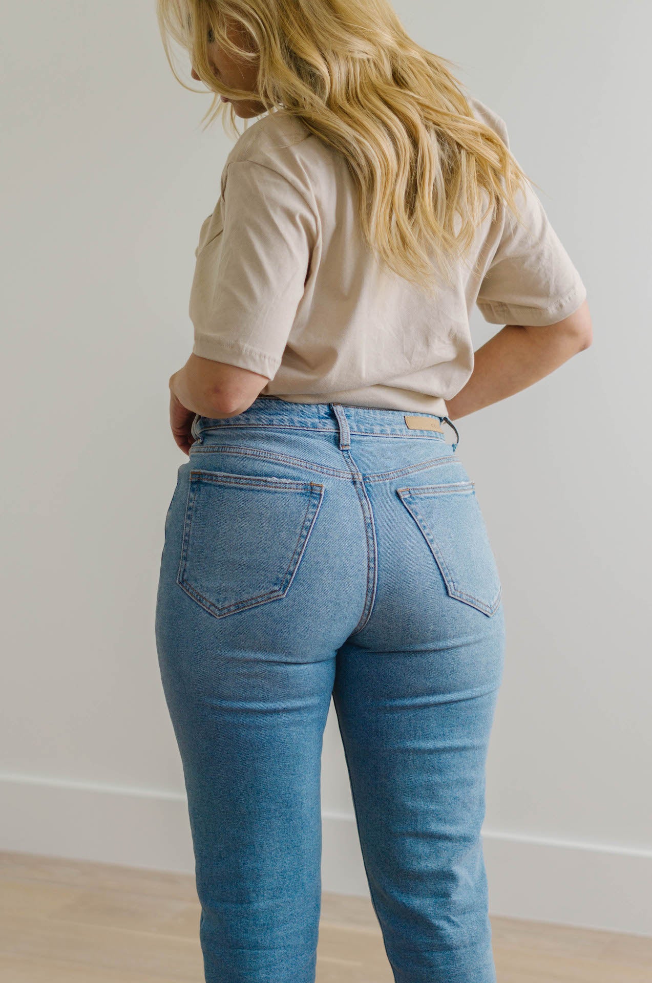 wedgie fit high waisted straight leg ankle jeans